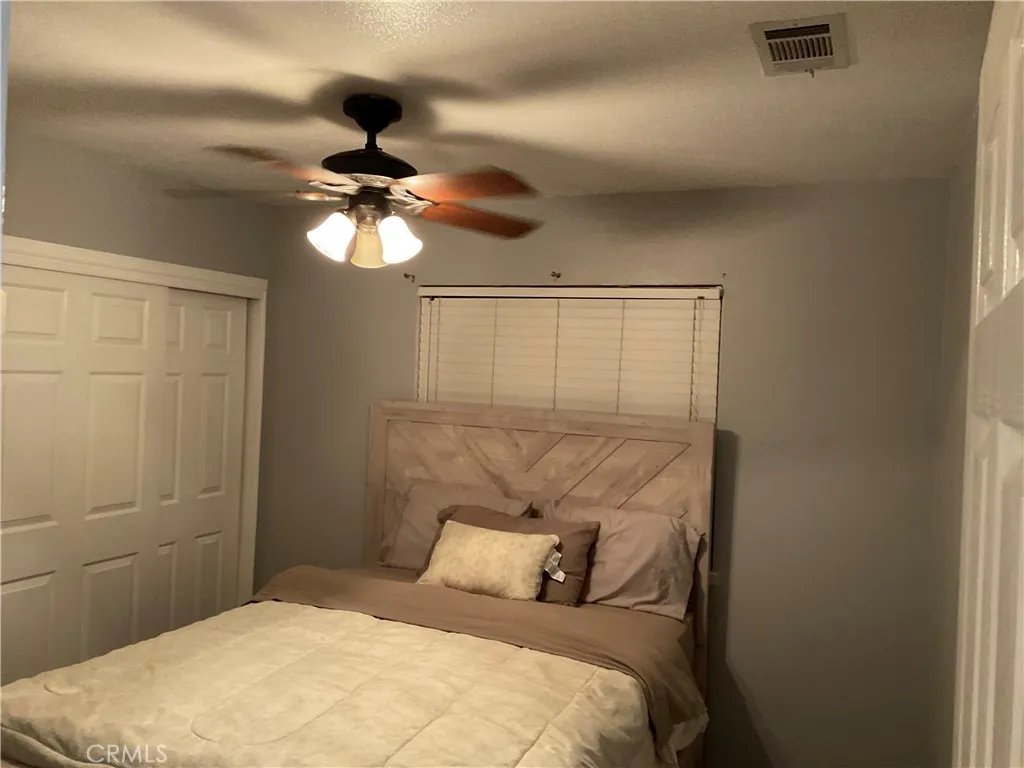 3370 Hollowood Court, Riverside, California 92503 home-pic-11